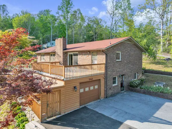 143 Burge Mountain RD, Hendersonville, NC 28792