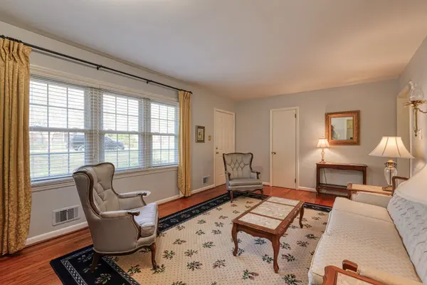 137 Whittier PL, Spartanburg, SC 29303