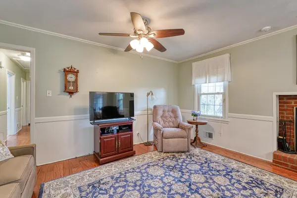 137 Whittier PL, Spartanburg, SC 29303