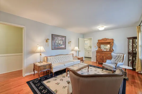 137 Whittier PL, Spartanburg, SC 29303