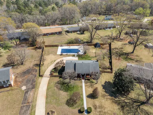 404 Shamrock Dr, Boiling Springs, SC 29316