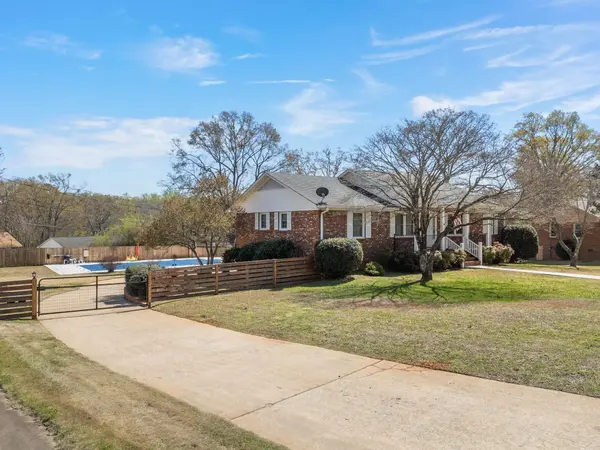 404 Shamrock Dr, Boiling Springs, SC 29316