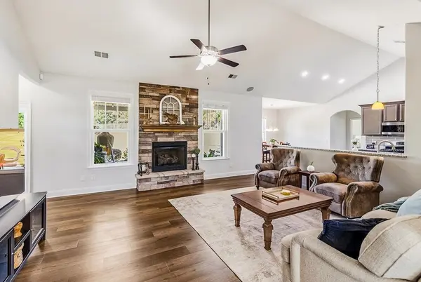 100 Ridgefield LN, Greer, SC 29651