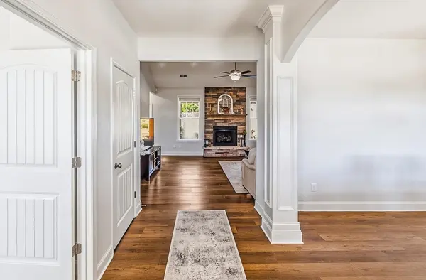 100 Ridgefield LN, Greer, SC 29651