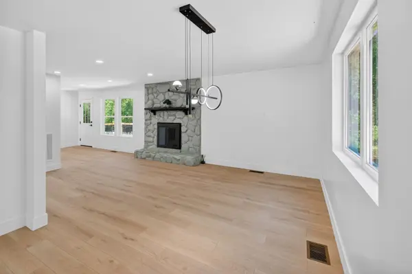 204 Carson DR, Cowpens, SC 29330-9349
