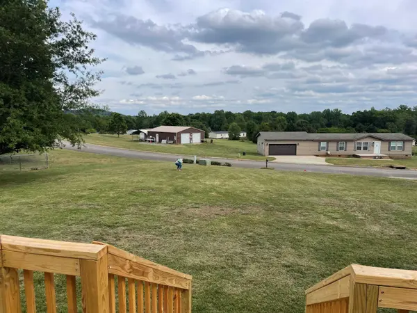 808 W Fleming Farm Dr, Inman, SC 29349