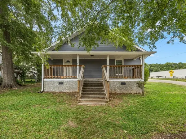 207 Poole ST, Woodruff, SC 29388-1633