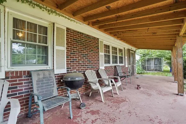 216 Glenn RD, Greenville, SC 29607