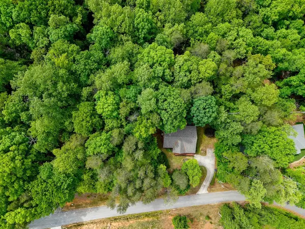 21 W Ridge DR, Travelers Rest, SC 29690