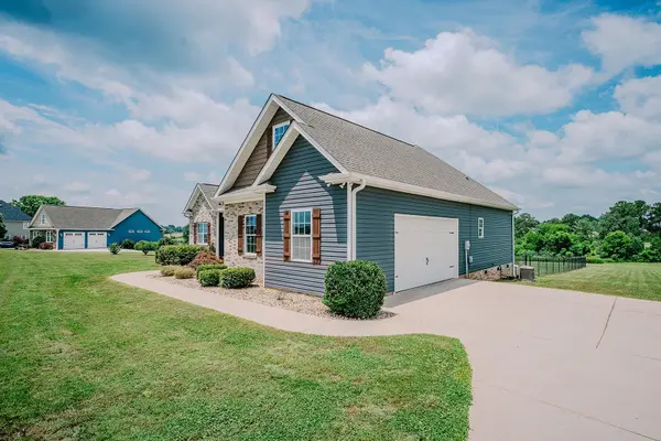 139 N Stallion DR, Cowpens, SC 29330