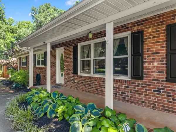 36 Annandale DR, Boiling Springs, SC 29316