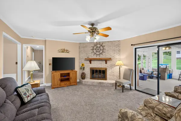 208 Holly RD, Taylors, SC 29687