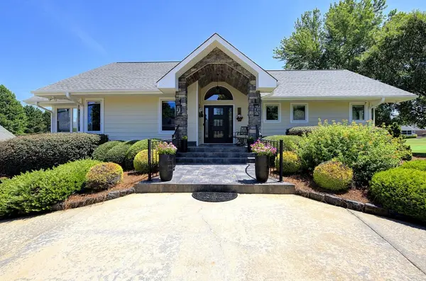 118 Saint Andrews BLVD, Campobello, SC 29322