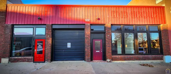 122 E 5th ST, Holton, KS 66436