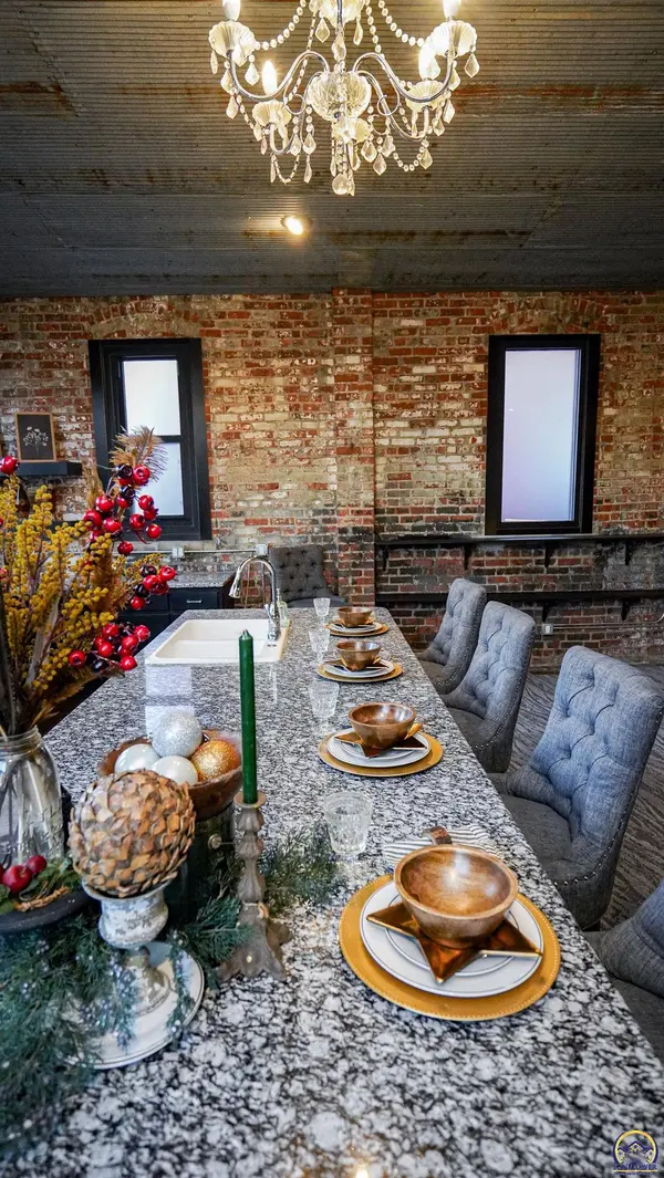 122 E 5th ST, Holton, KS 66436