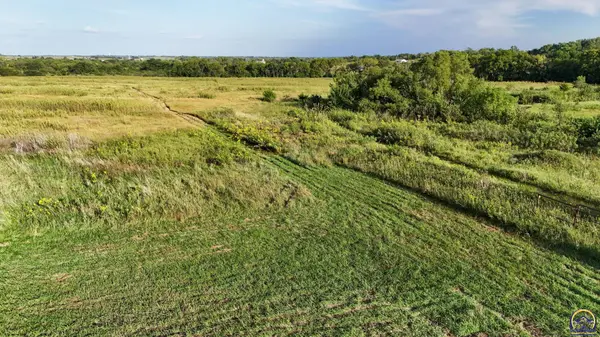 7500 SW Davis RD, Auburn, KS 66402