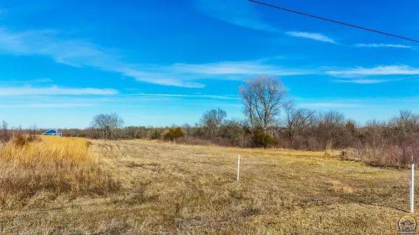 5870 SE 53rd St, Berryton, KS 66666