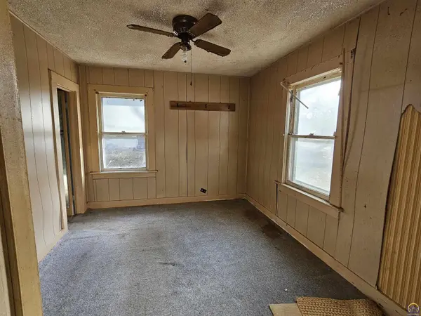 514 S Mulberry ST, Madison, KS 66860