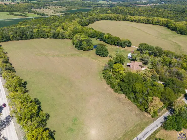 1008 N 1700 RD, Lawrence, KS 66049