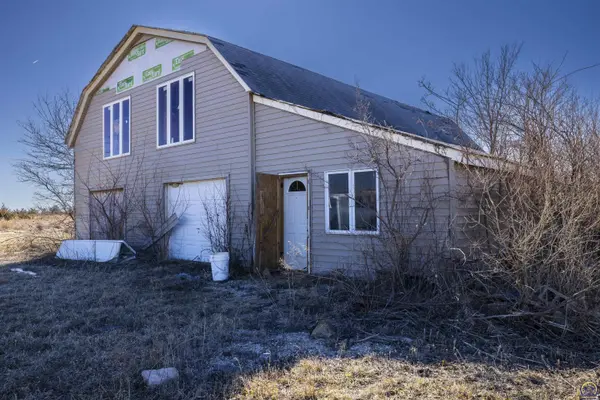 7737 SW Crawford RD, Auburn, KS 66402