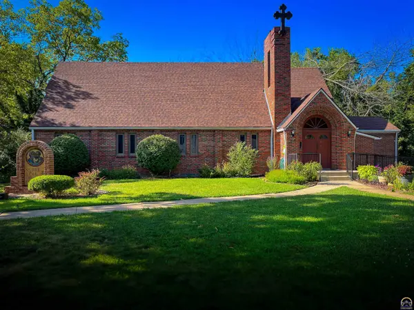 2516 SW Huntoon ST, Topeka, KS 66604