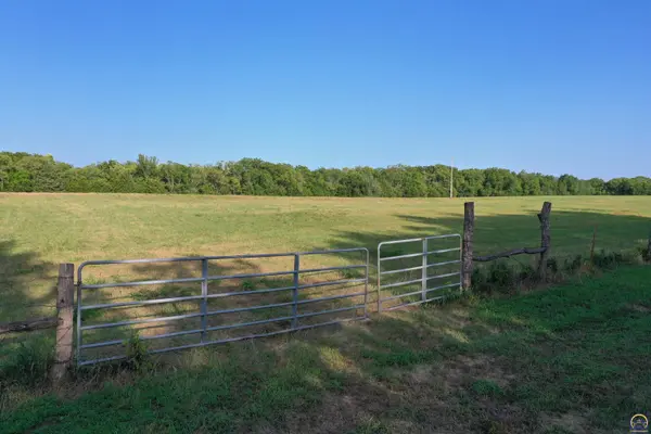 0001 Comanche RD, Meriden, KS 66512