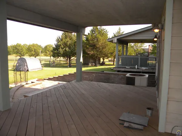 1020 Wanamaka Road, Emporia, KS 66801