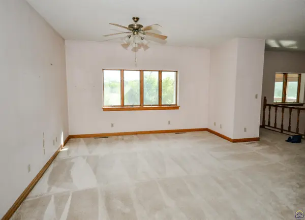 1212 Road 260, Emporia, KS 66801