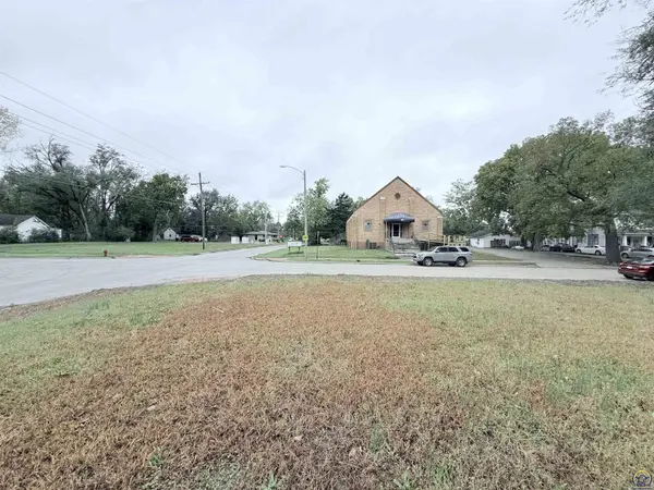 1304 NW Van Buren ST, Topeka, KS 66608