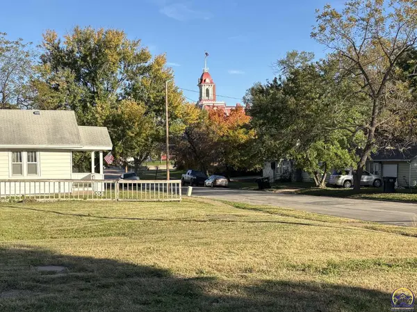 348 State ST, Cottonwood Falls, KS 66845