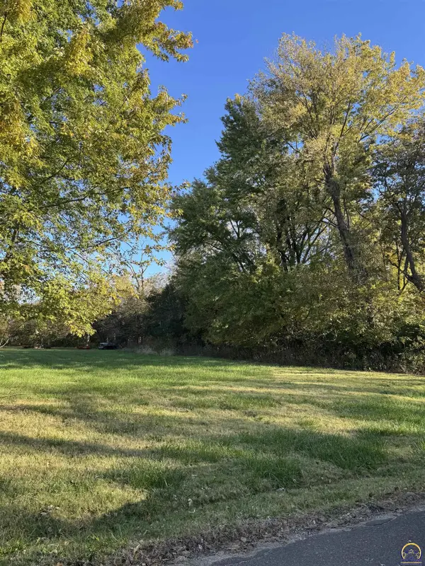 NE 58th St, Topeka, KS 66617