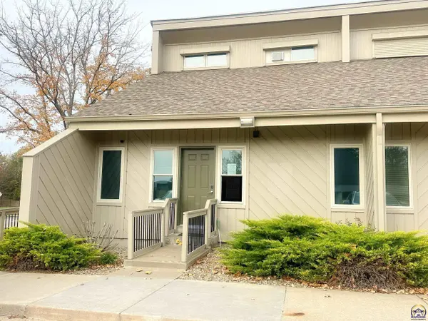 1615 SW 37th ST, Topeka, KS 66611