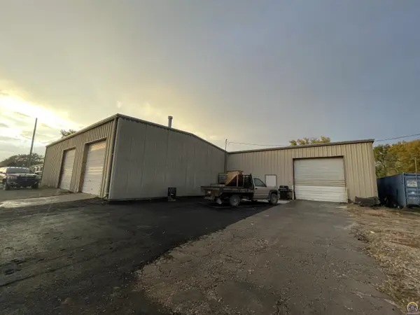 200 Main ST, Maple Hill, KS 66507