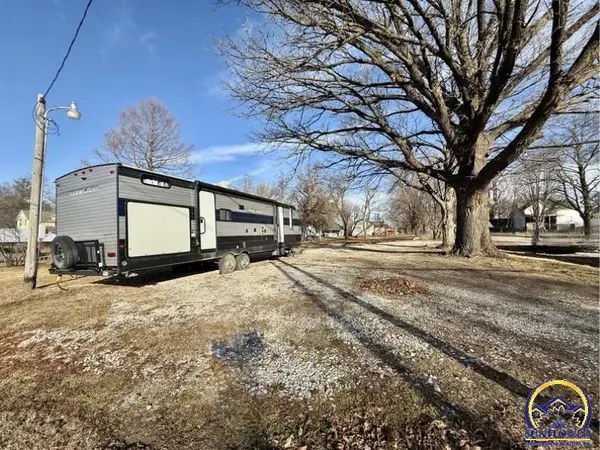 401 Kickapoo, Hiawatha, KS 66434