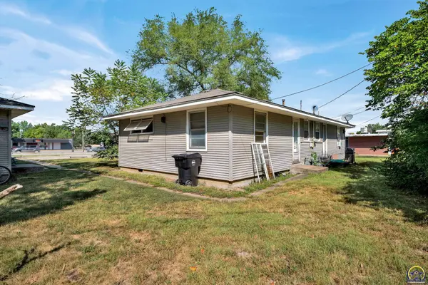 2104 SE California AVE, Topeka, KS 66605