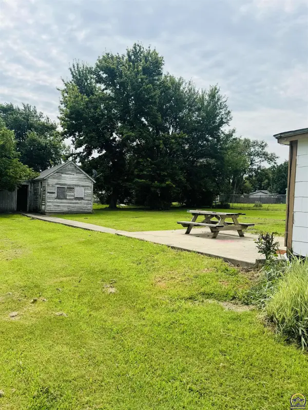 830 Locust ST, Nortonville, KS 66060