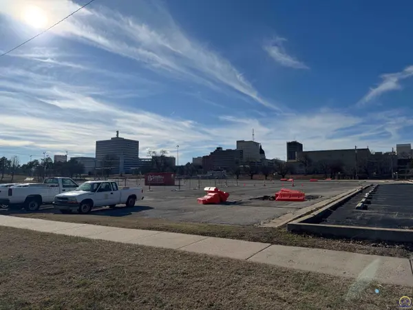 400 SE 8th Ave, Topeka, KS 66607