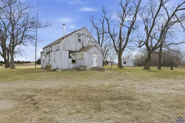 2052 E 341st ST, Melvern, KS 66510