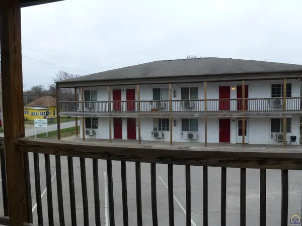 905-909 East ST, Emporia, KS 66801