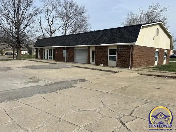 2852 Four Wheel Dr, Lawrence, KS 66047
