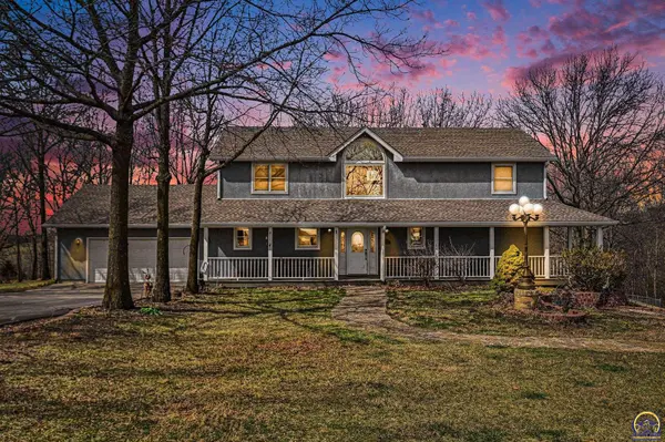 17251 Hollingsworth Rd, Basehor, KS 66007