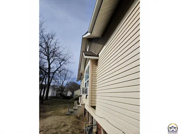 615 SW High AVE, Topeka, KS 66606