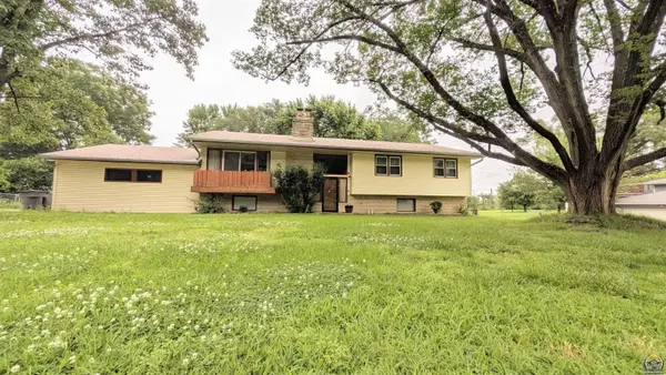 2152 Morningside Dr, Emporia, KS 66801