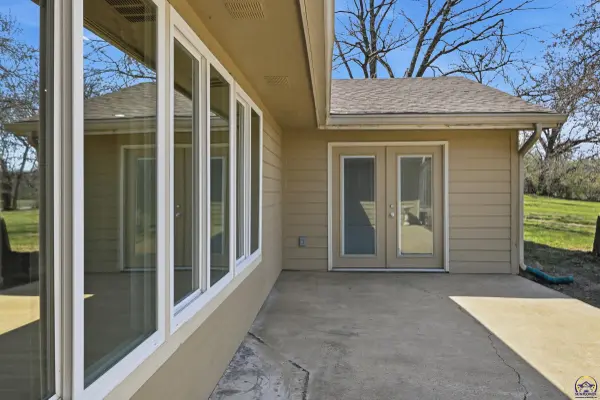 9540 SW Hodges RD, Auburn, KS 66402