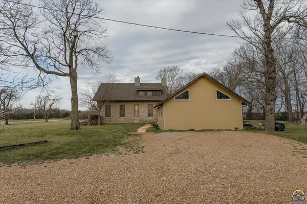 5040 E 141ST ST, Carbondale, KS 66414