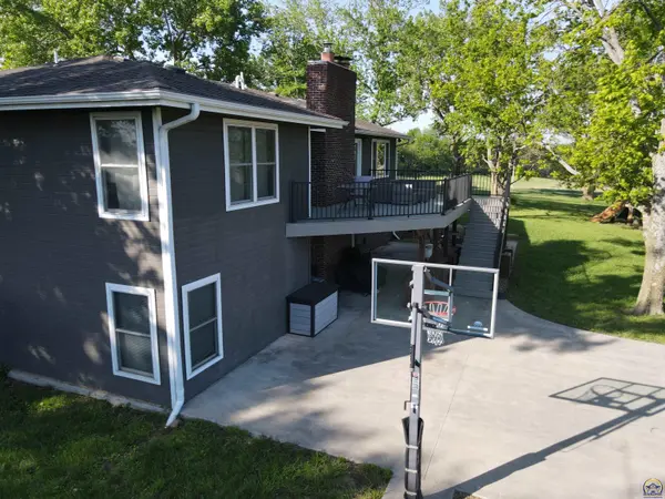 24298 split 2 M RD #option 2, Holton, KS 66436