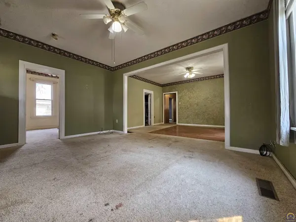 221 E Lincoln, Madison, KS 66860