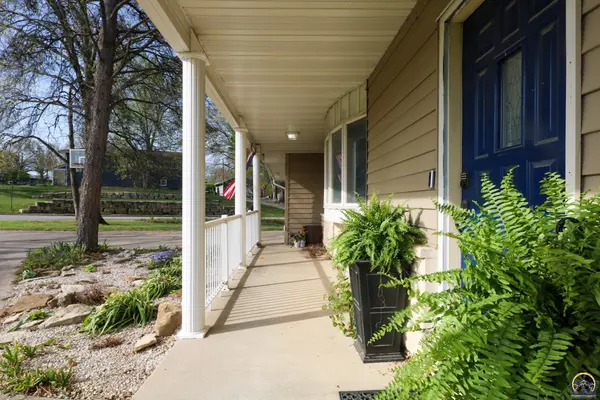 2101 Canterbury Rd, Emporia, KS 66801