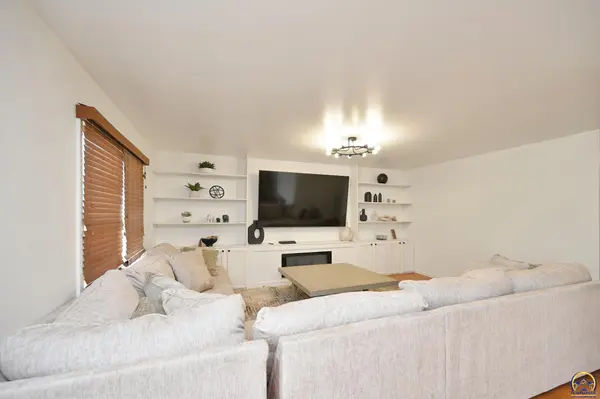 413 S Madore ST, Silver Lake, KS 66539