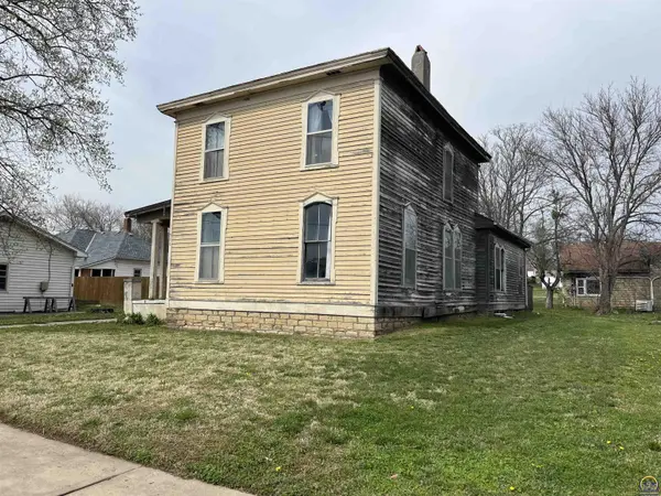 511 Mission ST, St. Marys, KS 66536